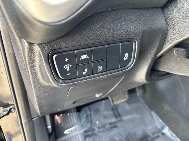 Used 2020 Black Kia S image 16