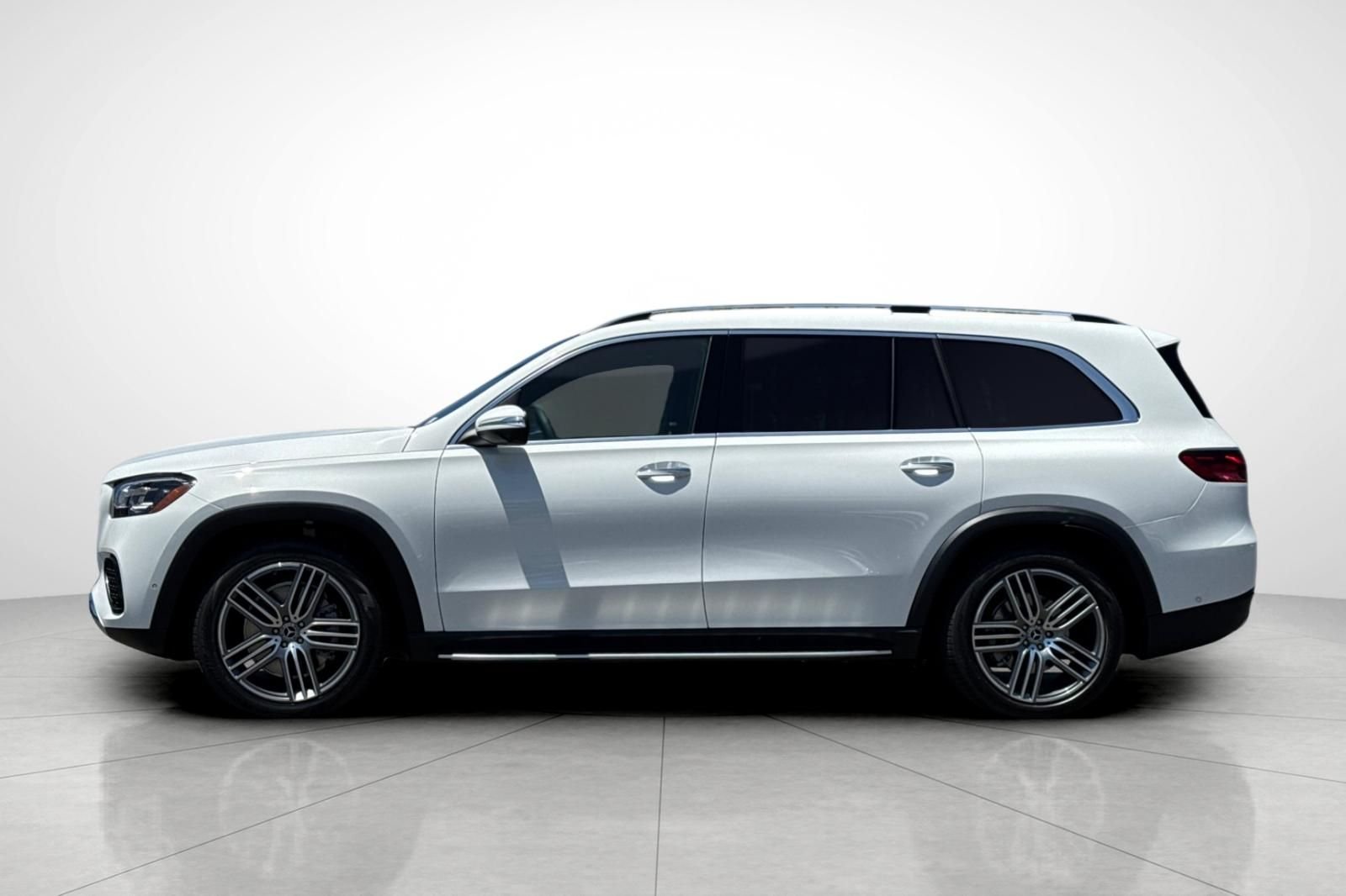 New 2026 Polar White Mercedes-Benz GLS 450 image 31