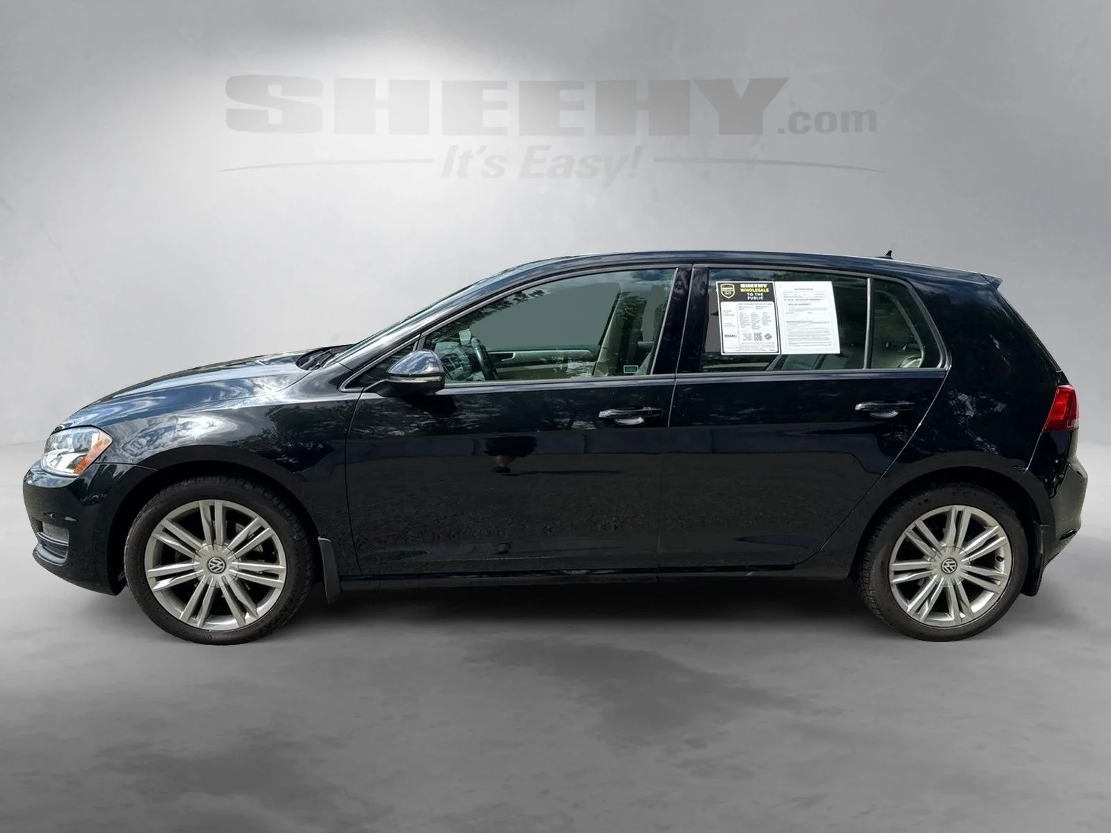 Used 2015 Black Volkswagen TDI SE 4-Door image 13