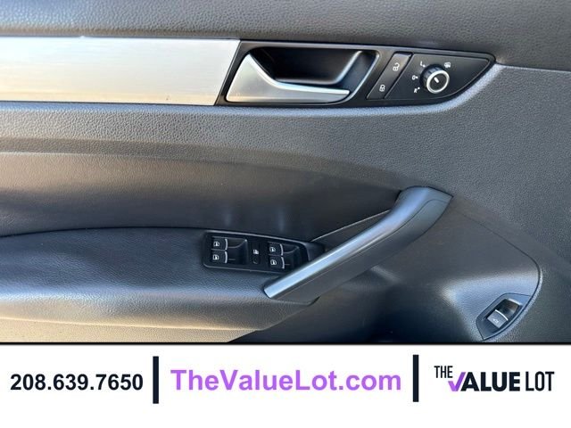 Used 2012 Gray Volkswagen 2.5 SE image 19