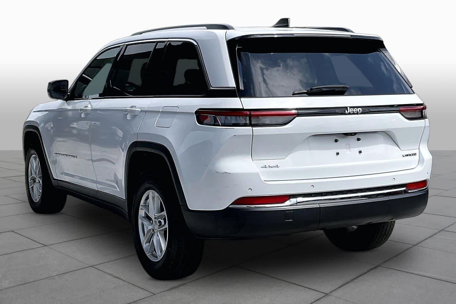 Certified Used 2023 Bright White Clearcoat Jeep Laredo image 12