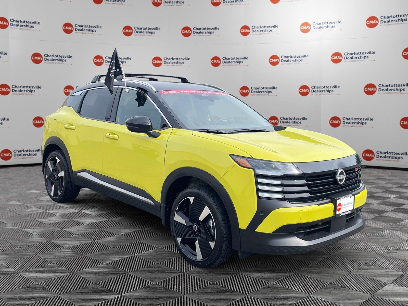 Used 2026 Yuzu Yellow Metallic/Super Black Nissan SR image 7