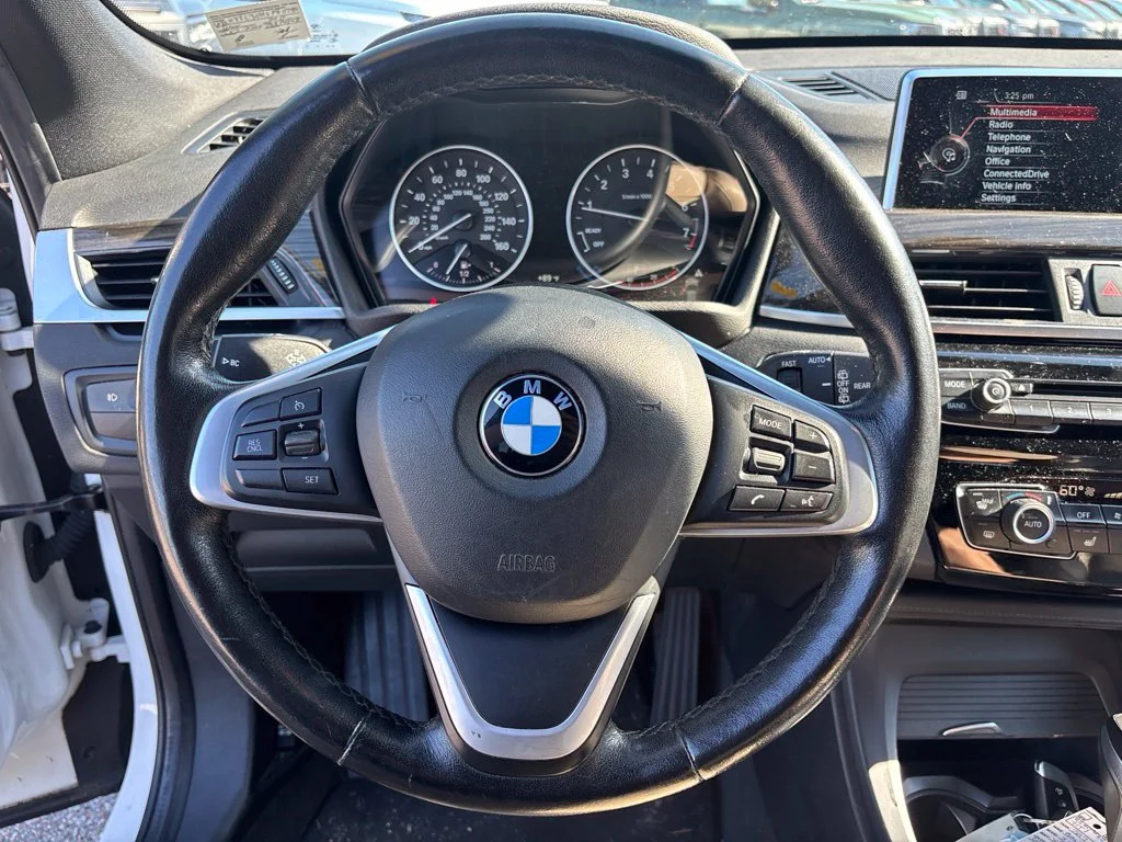 Used 2017 White BMW xDrive28i image 9