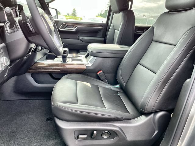 New 2026 Sterling Metallic GMC Elevation image 14