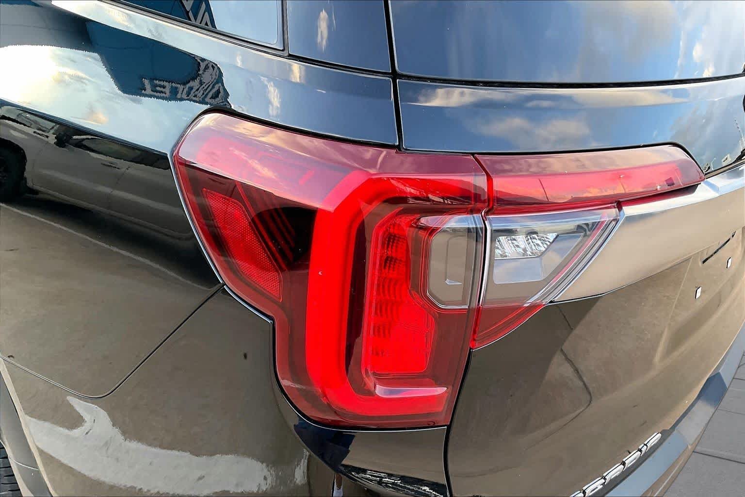 Used 2023 Ebony Twilight Metallic GMC AT4 image 26
