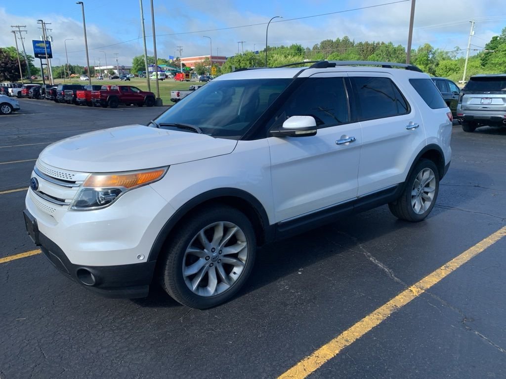 Used 2011 White Platinum Metallic Tri-Coat Ford Limited image 2