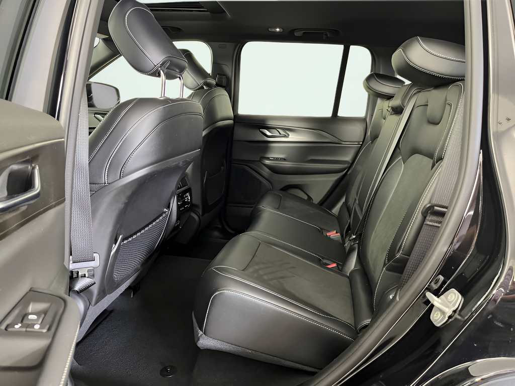 Used 2023 Black Jeep Altitude X image 20