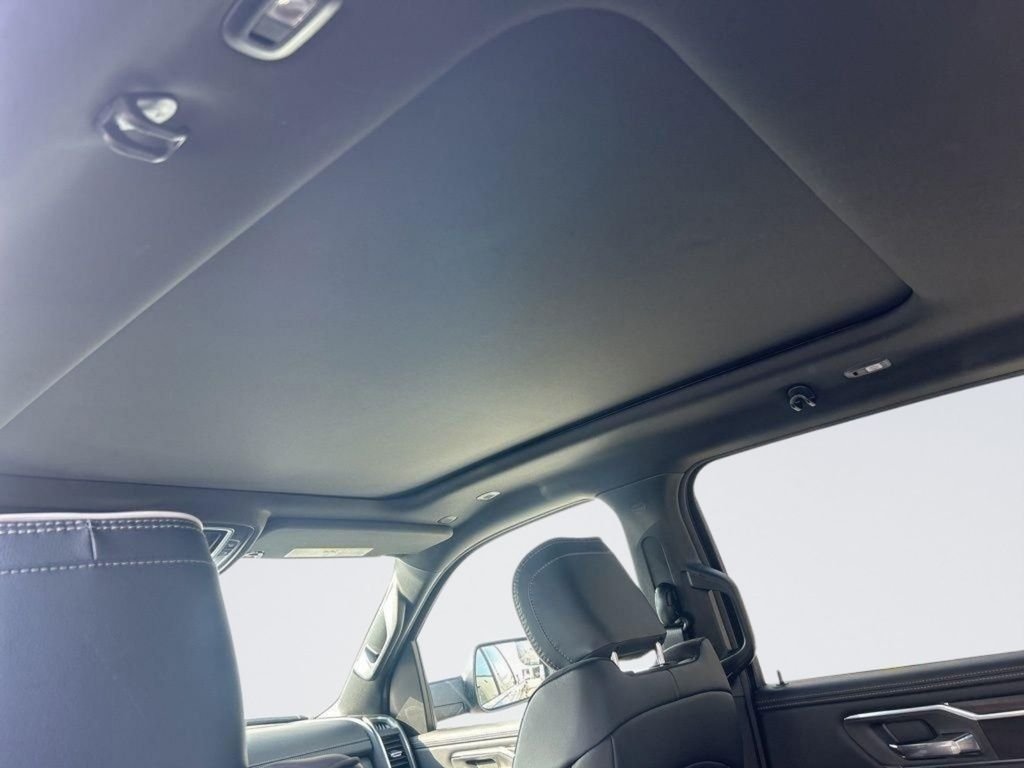 New 2026 Diamond Black Crystal Pearl-Coat Exterior Paint RAM Laramie image 15