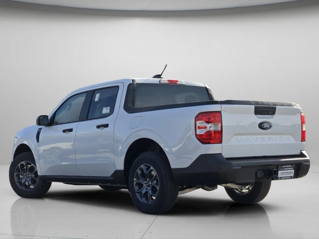 New 2026 Oxford White Ford XLT image 21