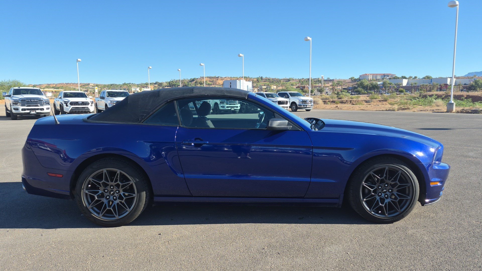 Used 2013 Ford Mustang V6 with VIN 1ZVBP8EM0D5236961 for sale in Mesquite, NV