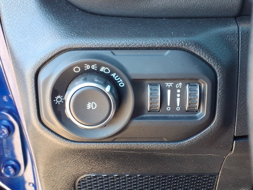 Used 2020 Ocean Blue Metallic Jeep Unlimited Rubicon image 14