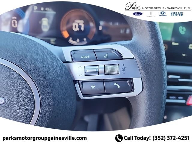New 2025 White Hyundai SEL image 24