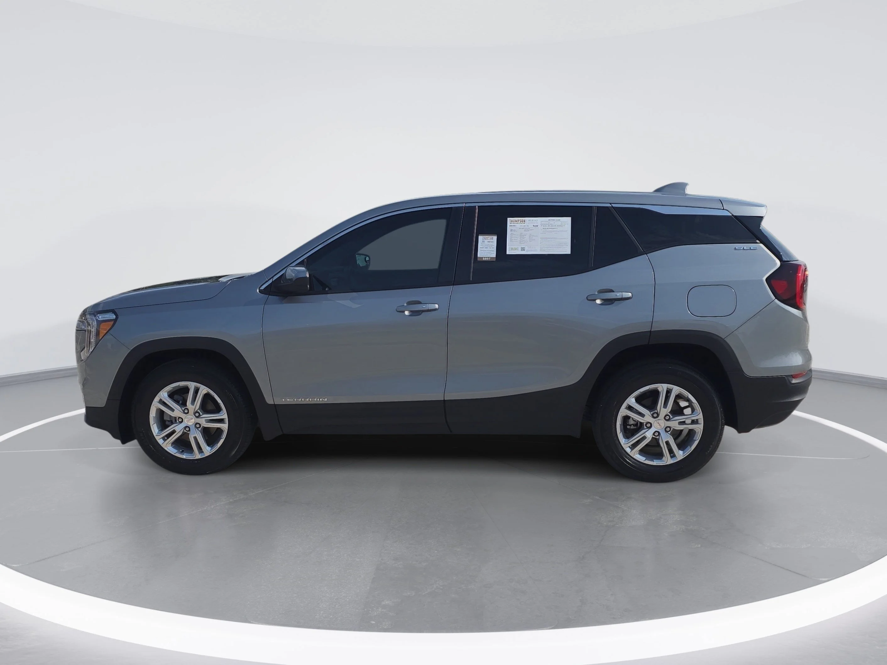Used 2023 Sterling Metallic GMC SLE image 6