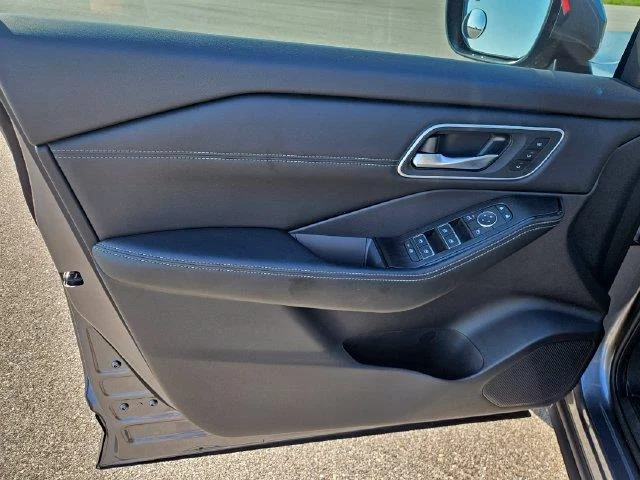 Used 2026 Gray Nissan Platinum image 10
