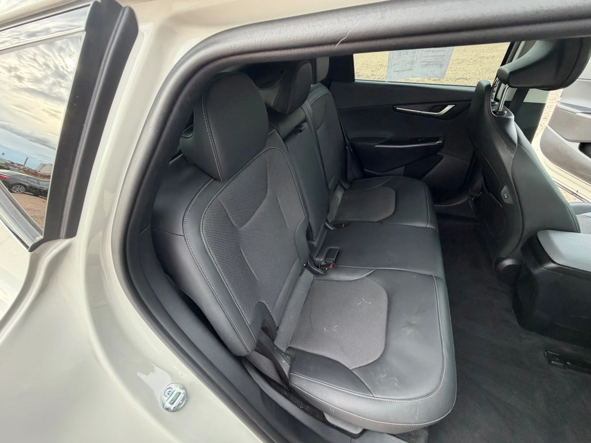 Used 2024 Glacier Kia Light Long Range image 12