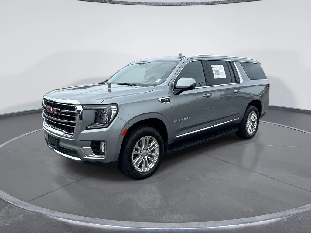 Used 2023 Silver GMC SLT image 3