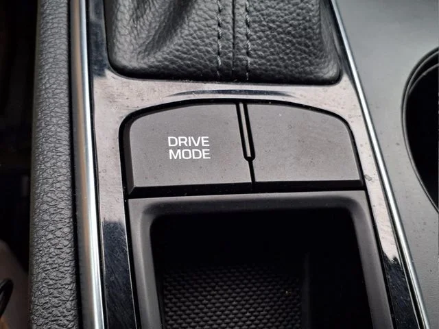 Used 2017 Red Hyundai Sport image 19