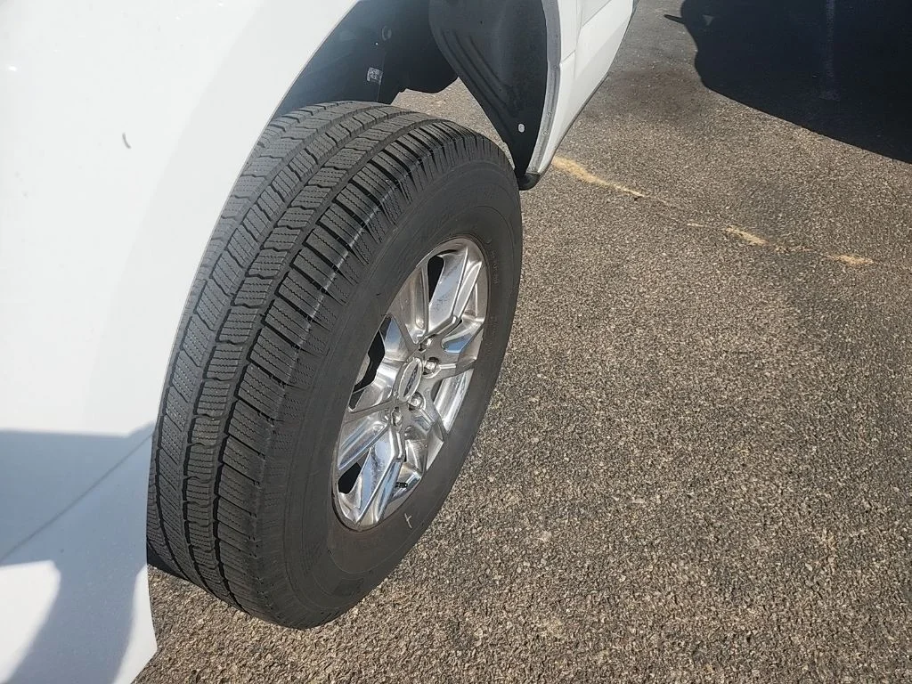 Used 2016 White Ford XLT image 9