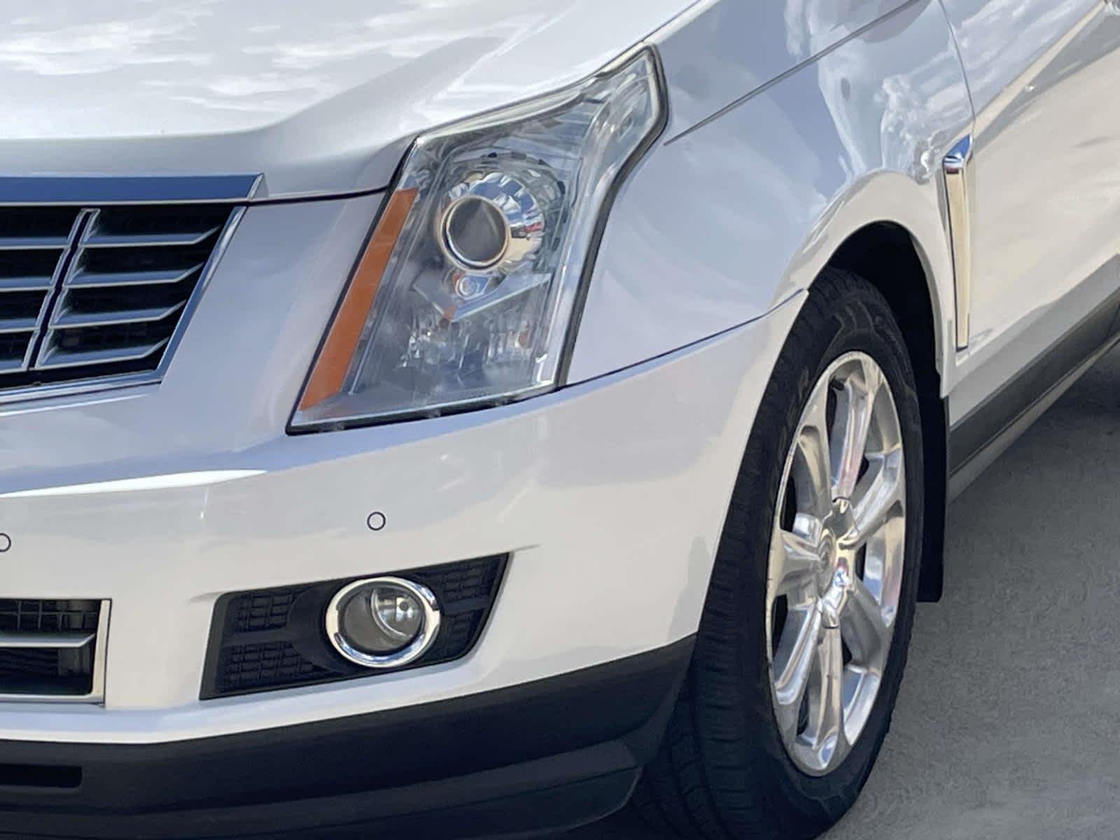 Used 2016 Platinum Ice Tricoat Cadillac Premium Collection image 18