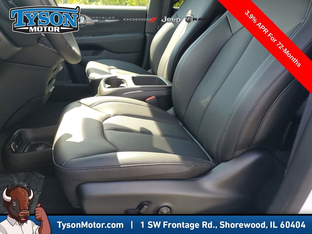 2026 Chrysler Voyager LX - Photo 21
