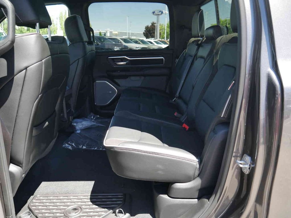 New 2026 Granite Crystal Metallic Clear-Coat Exterior Paint RAM LARAMIE image 15