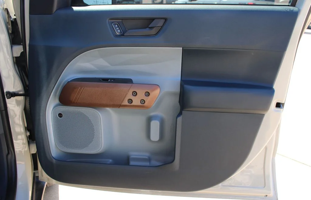 Used 2024  Ford Lariat image 37