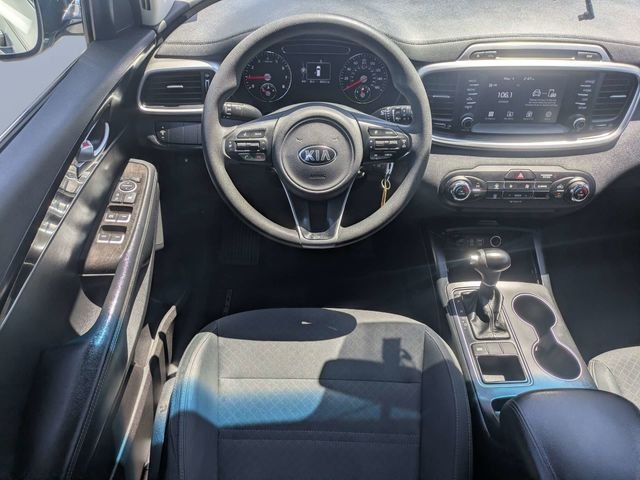 Used 2018 White Kia LX image 16