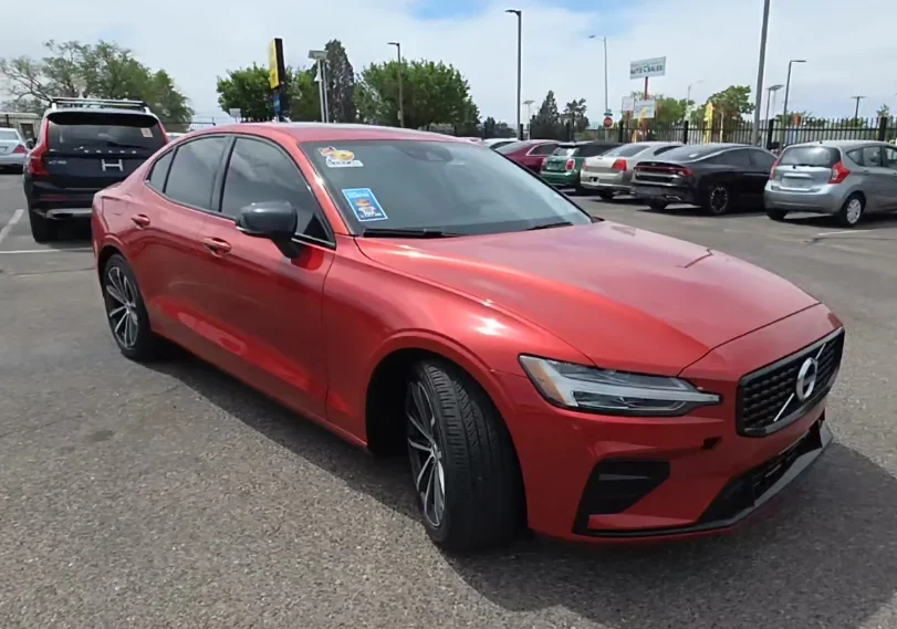 2022 Volvo S60 Momentum