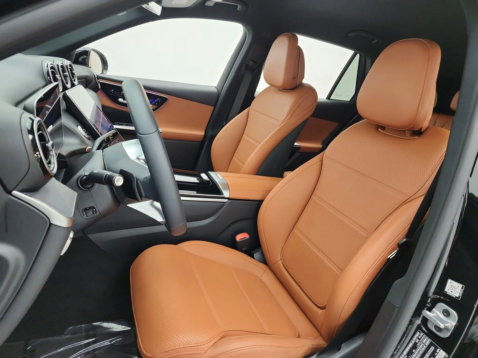 Used 2025 Black Mercedes-Benz GLC 350e 4MATIC® SUV image 10