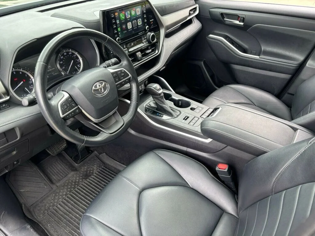 Used 2022 Black Toyota XLE image 43