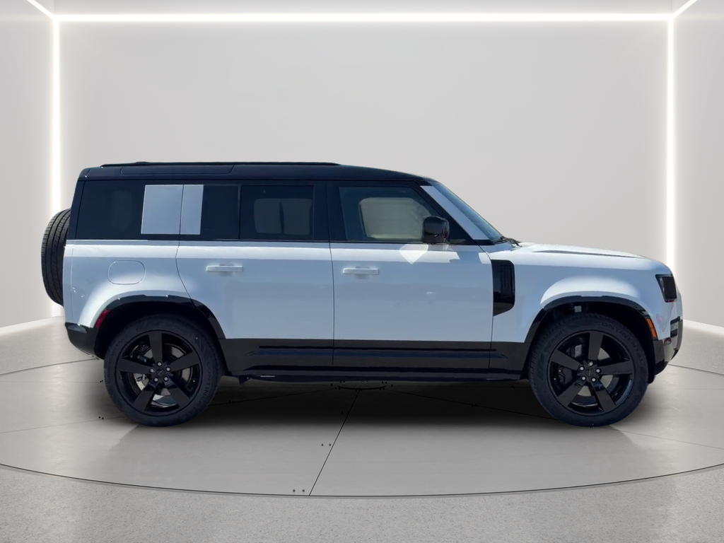 New 2026 Fuji White Land Rover X-Dynamic SE image 4