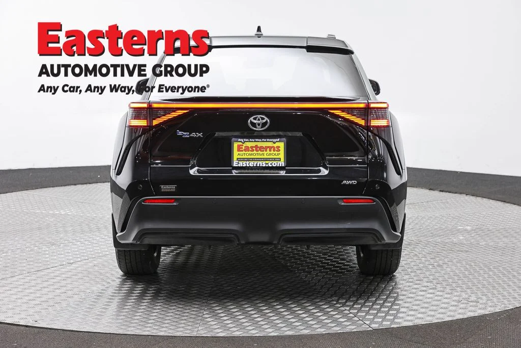 Used 2023 Black Toyota XLE image 6