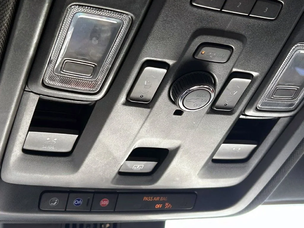 Used 2023 White Frost GMC AT4 image 41