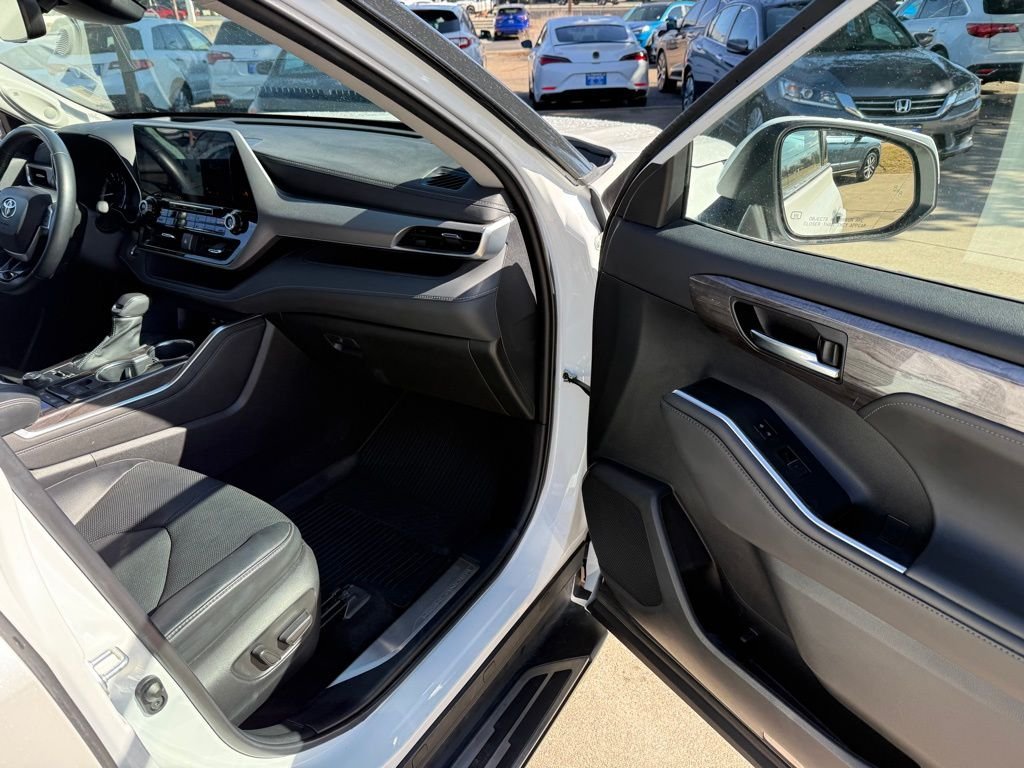 2022 Toyota Highlander Platinum - Photo 19