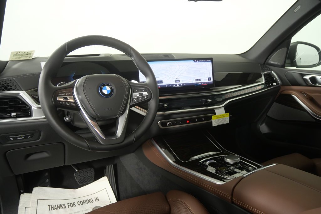 New 2026 Green Metallic BMW xDrive50e image 18