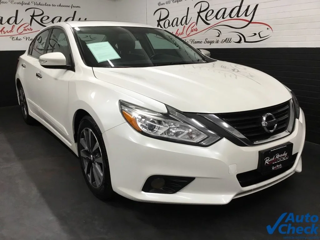 Used 2016 White Nissan 2.5 SV image 3