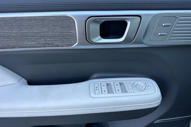 New 2026 Shimmering Silver Hyundai Calligraphy image 11
