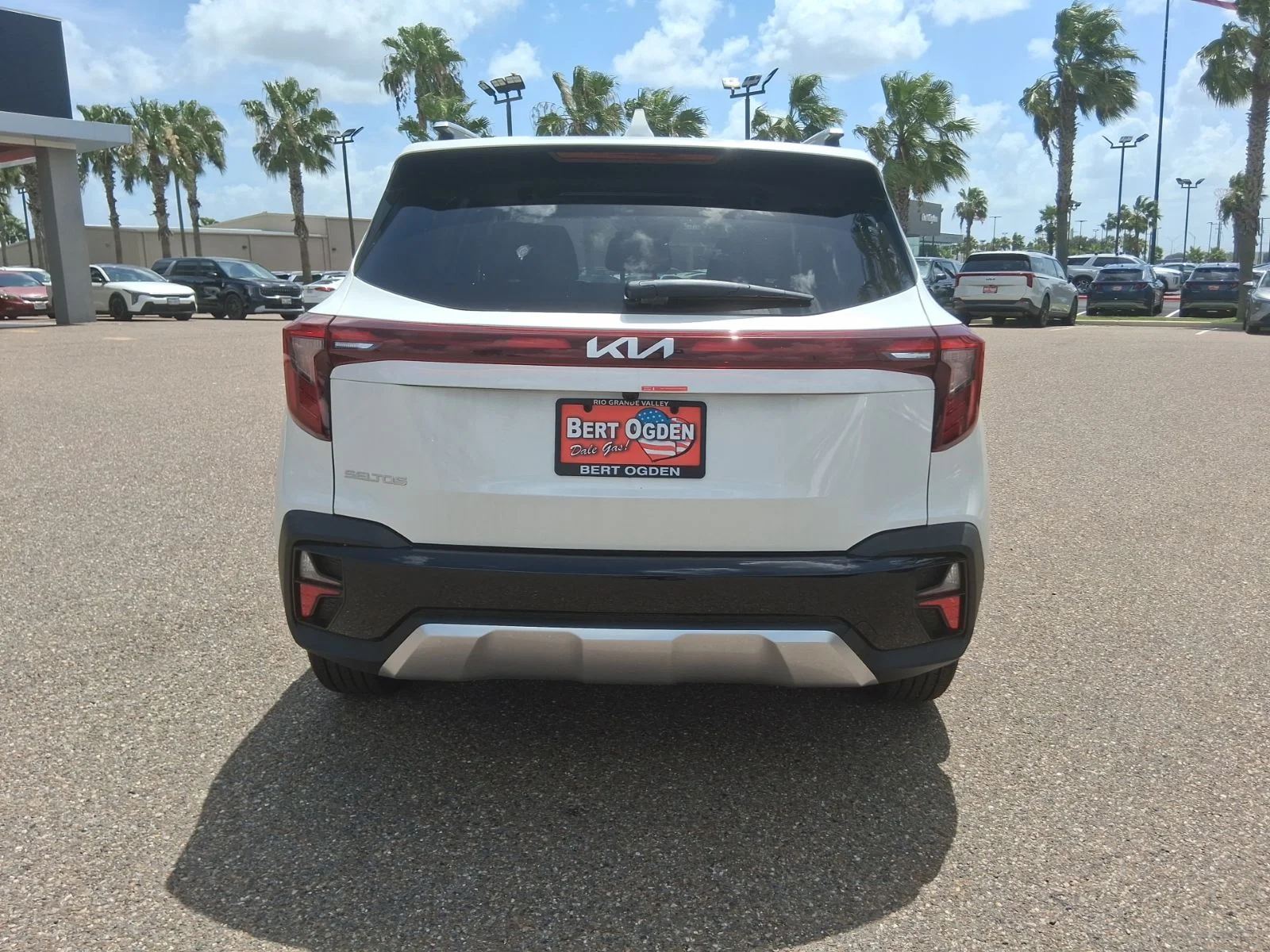 New 2026 White Kia S image 5