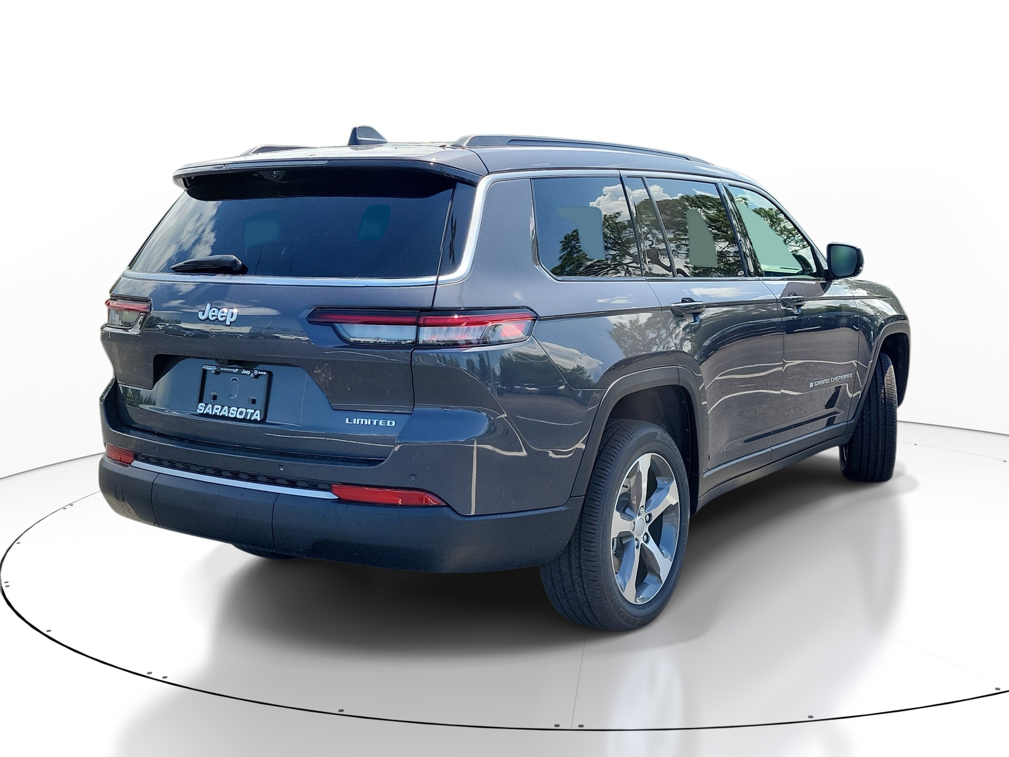 New 2026 Baltic Gray Metallic Clear-Coat Exterior Paint Jeep Limited image 6