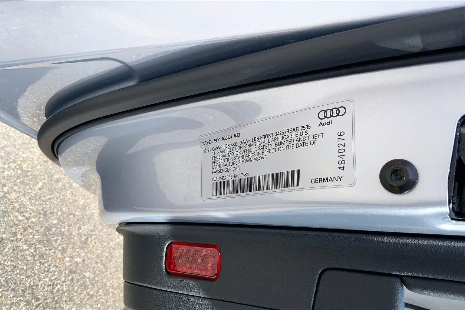 Used 2022 Florett Silver Metallic Audi Premium image 34