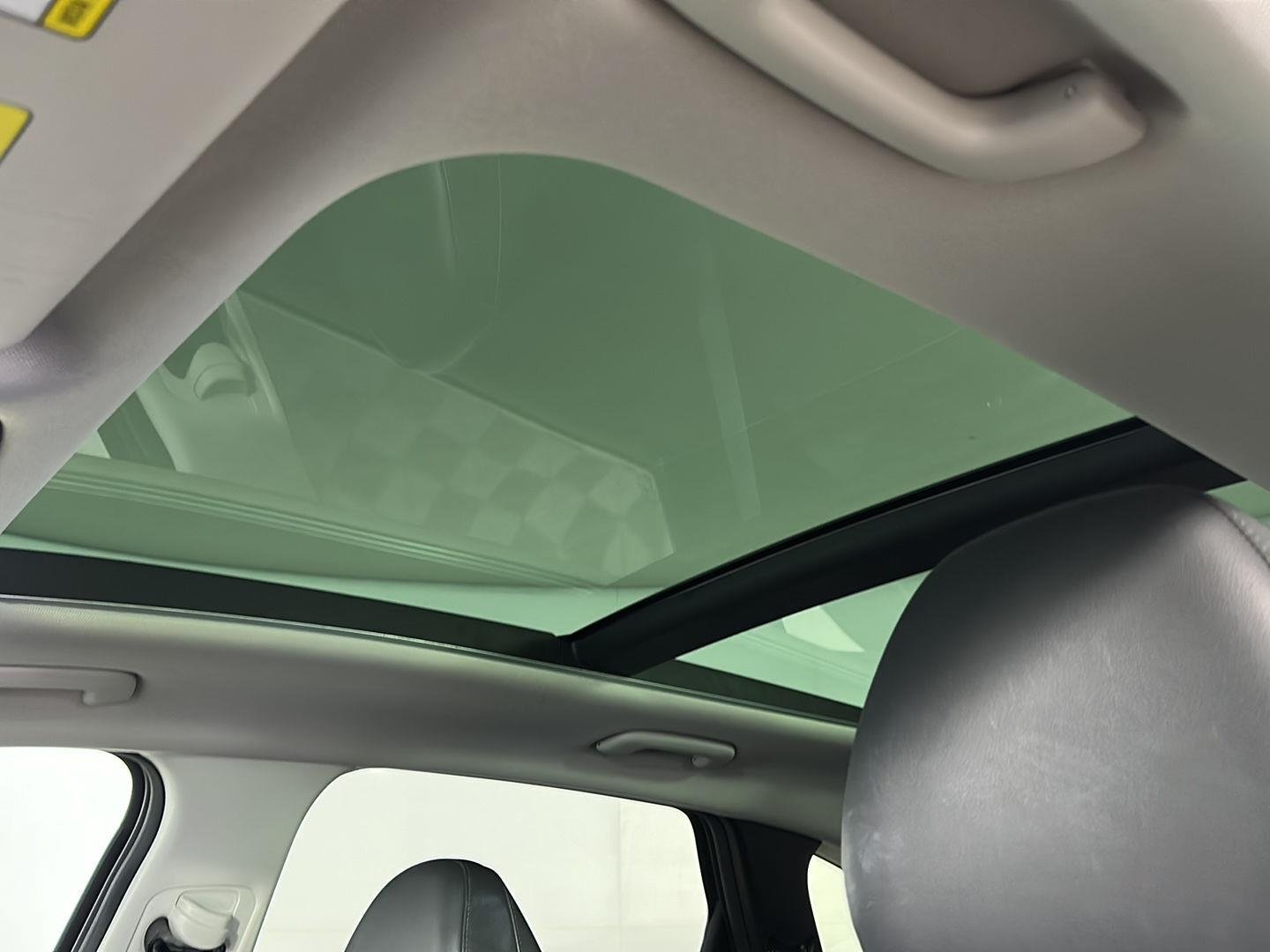 Used 2022 Amazon Gray Hyundai Limited image 15