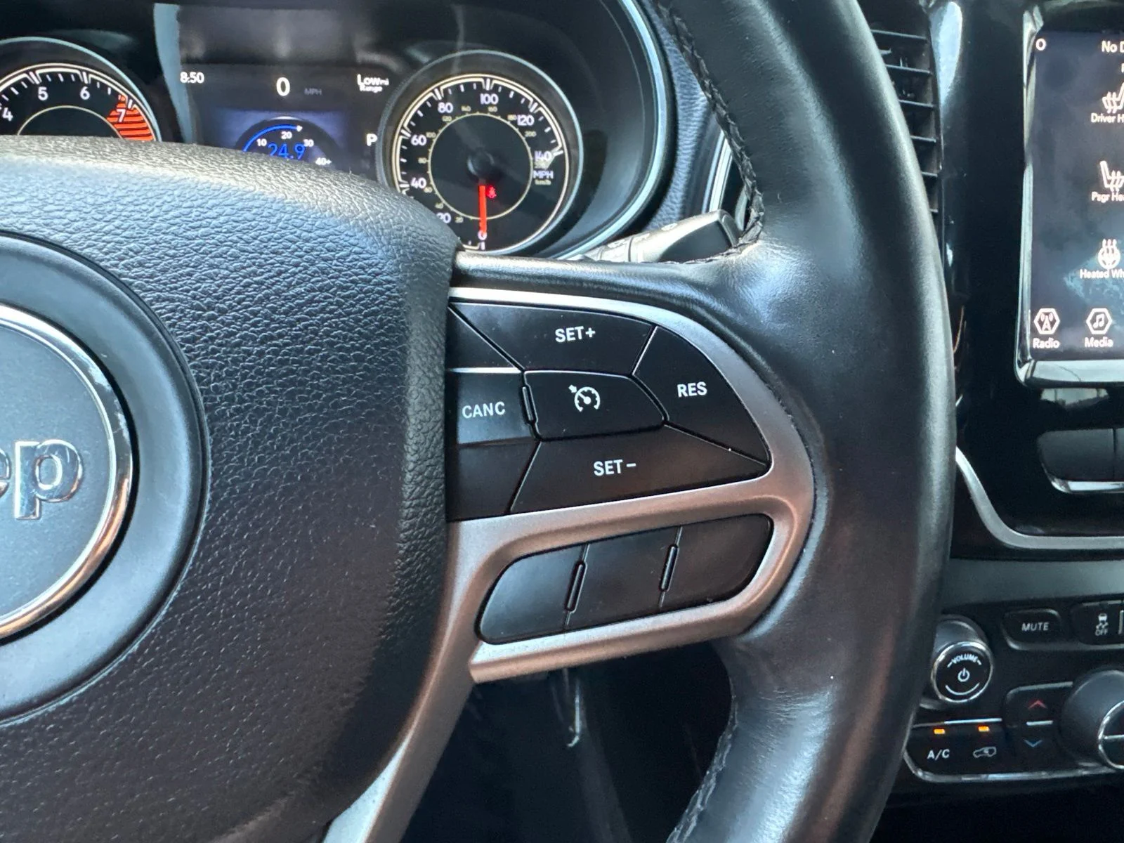 Used 2019 Bright White Clearcoat Jeep Limited image 26