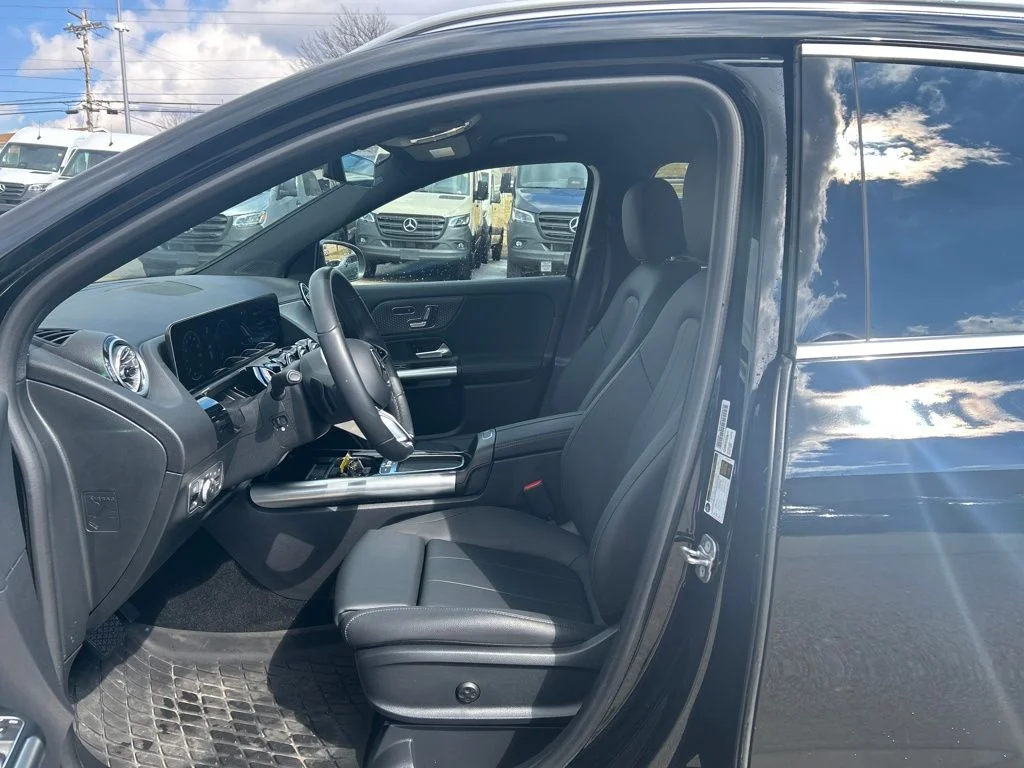 Used 2025 Black Mercedes-Benz GLA 250 image 10
