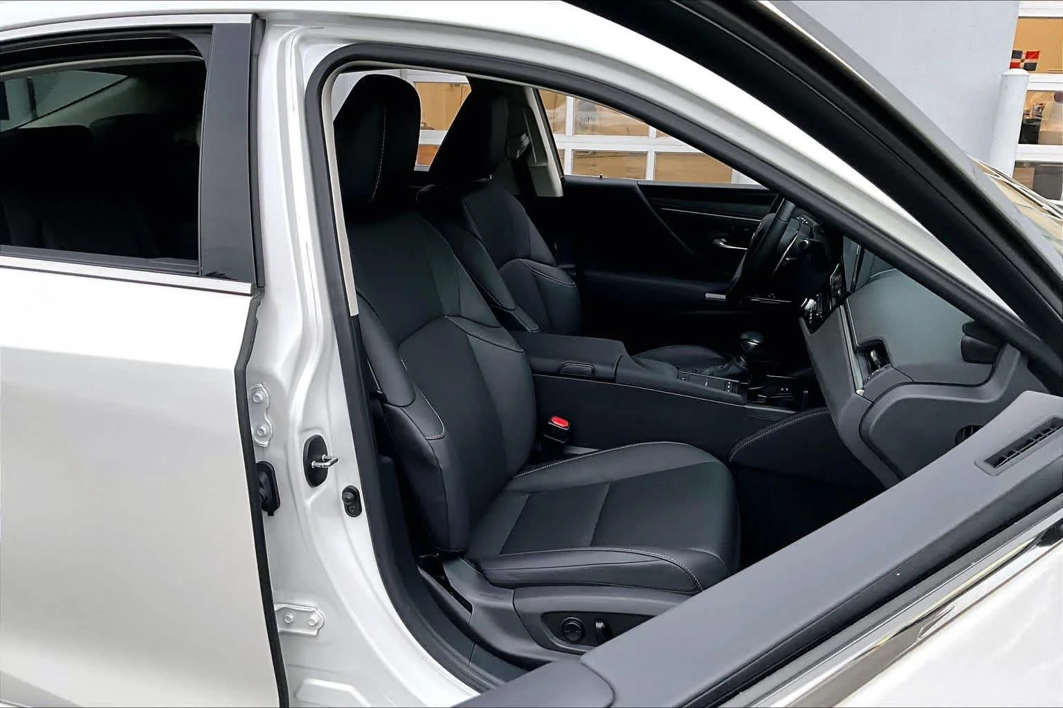 Certified Used 2022 EMINENT WHITE PEARL Lexus  image 29