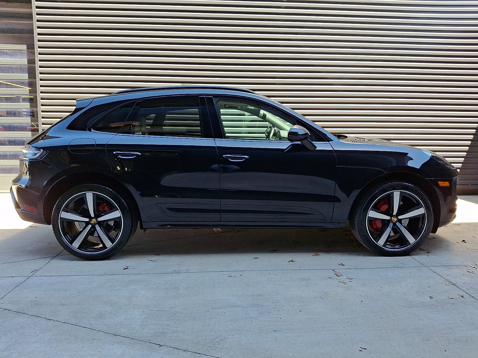 Certified Used 2025 Jet Black Metallic   2T Porsche S image 8