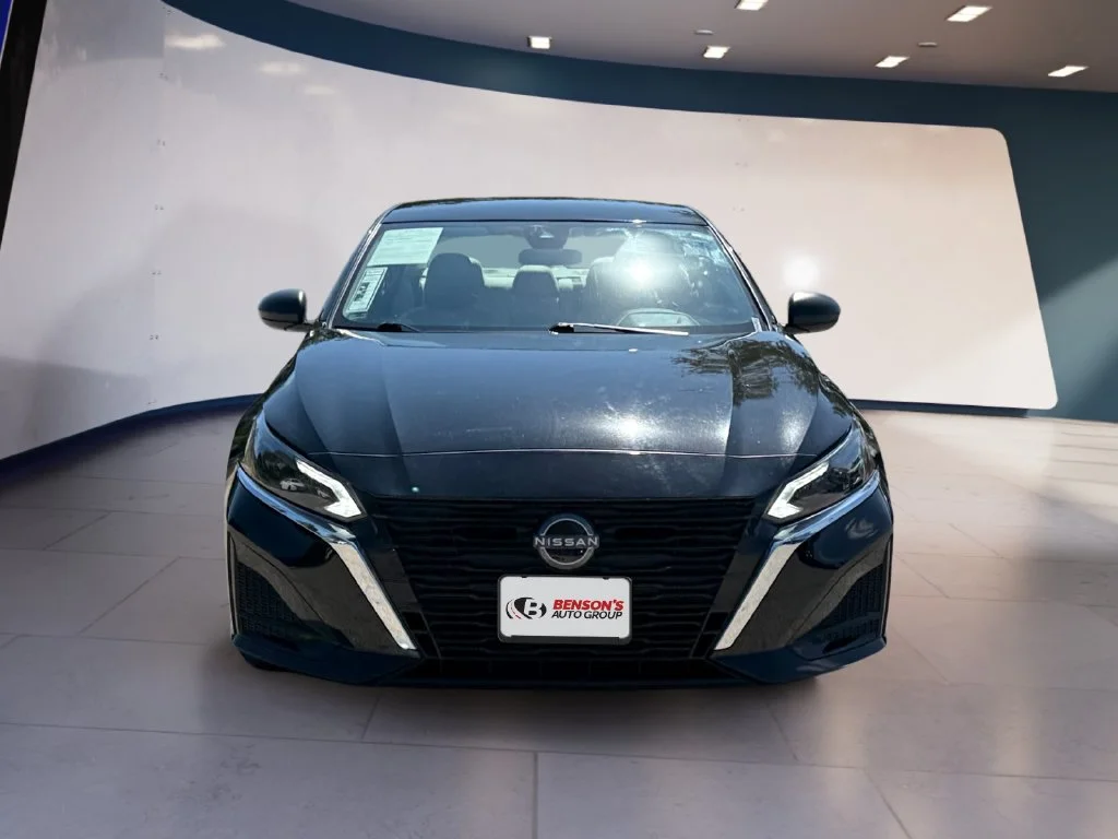 Used 2025 Black Nissan 2.5 SV image 8