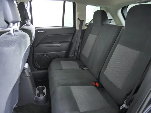 Used 2015 Gray Jeep Altitude image 17