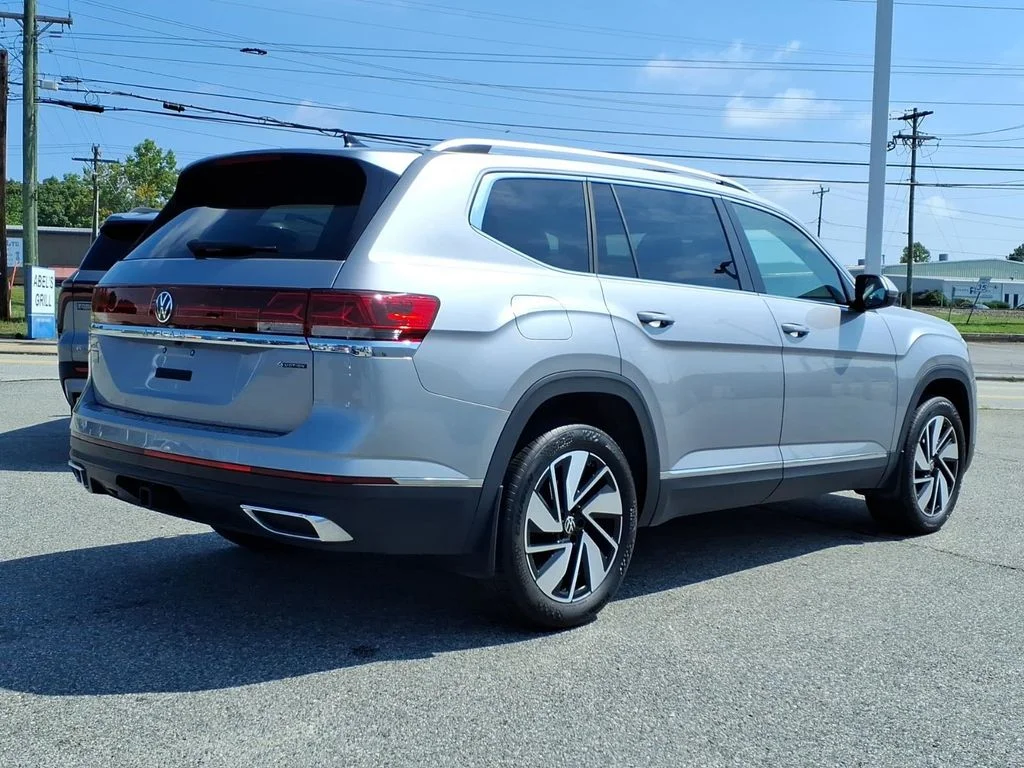 Used 2024  Volkswagen 2.0T SEL image 30