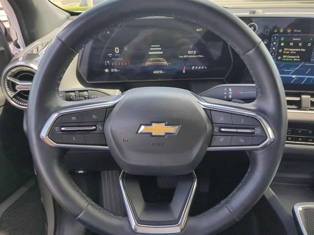 Used 2025 White Chevrolet LT image 29
