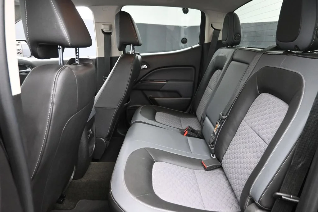 Used 2015 Black Chevrolet Z71 image 12